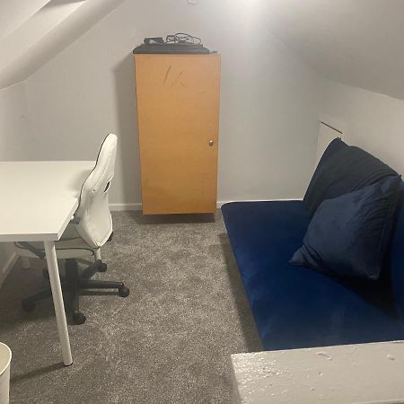 Convenient Room Белфаст Екстериор снимка